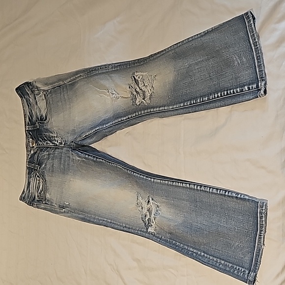 Never worn American eagle kick crop light destroy jeans - Picture 1 of 5